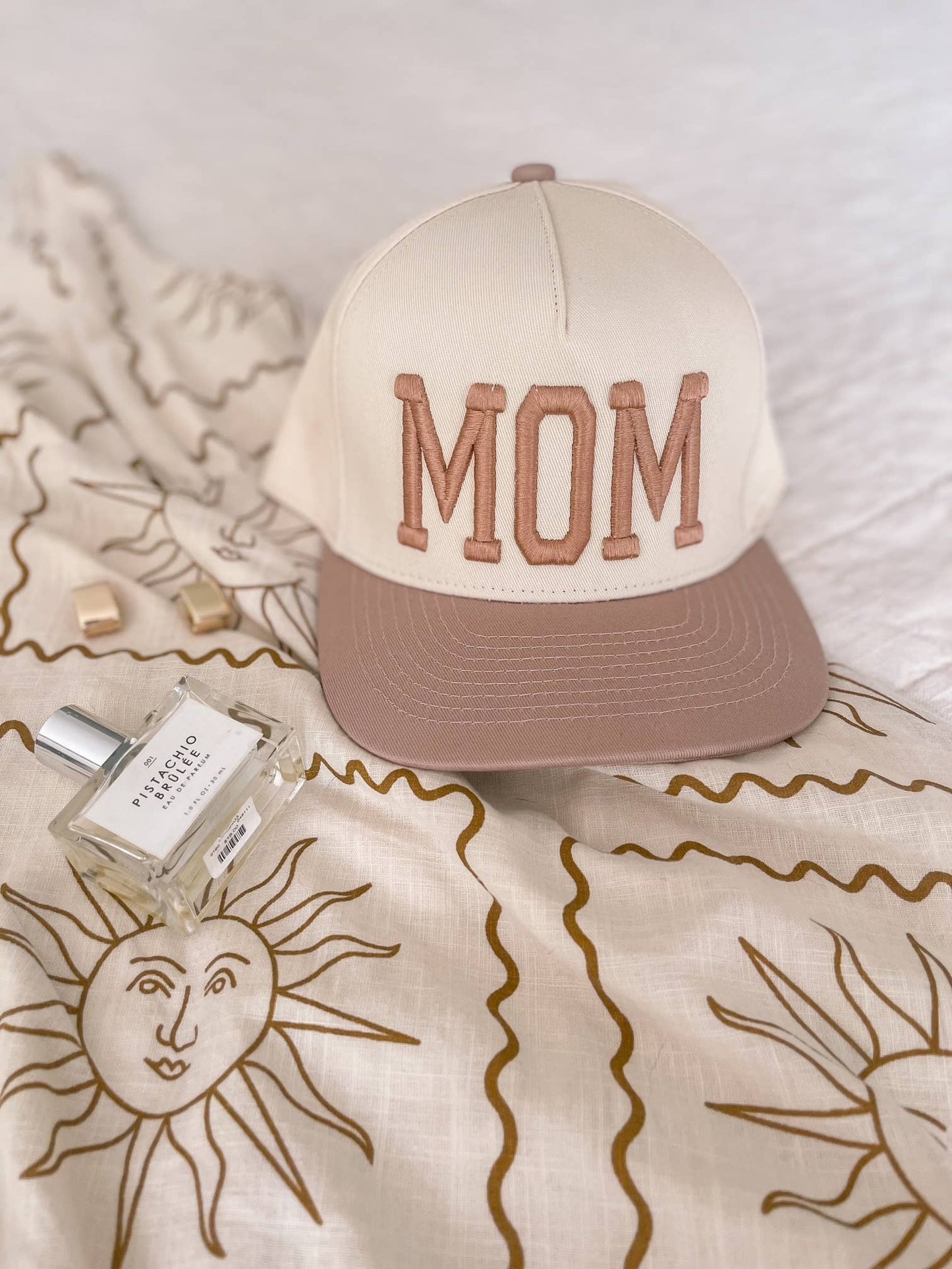 MOM Hat – Latte